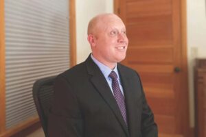 Elder floats a 2024 race for governor