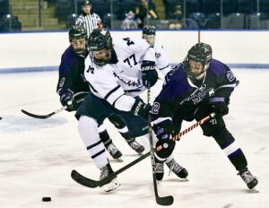 Men’s hockey team heads to holidays empty-handed