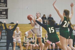 Mt. Abe girls’ basketball surge late past visiting Solons