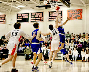 Late surge takes Commodore boys’ hoop team sailing past Tigers