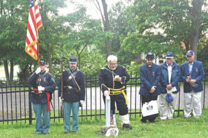Veterans dedicate replaced gravestones