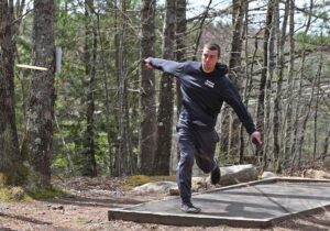 Local athlete making his mark in professional disc golf scene