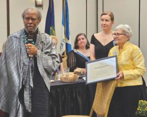 Francois Clemmons receives DAR award