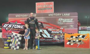 Audet nabs feature in late-season Devil’s Bowl action