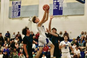 Colchester edges Commodore boys’ basketball in final seconds