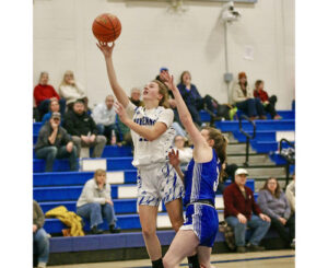Commodore girls’ basketball overwhelms the T-Birds for a 38-25 victory