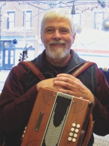 Bristol musician brings his accordion and banjo to Starksboro library