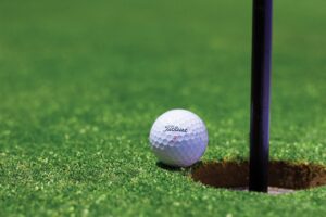 Foursomes win at Ralph Myhre