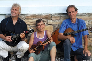 Atlantic Crossing performs intimate house concert in Weybridge