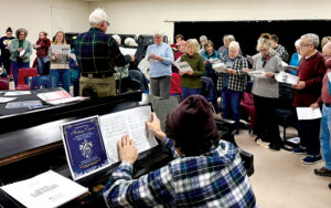 Hinesburg Artist Series presents Mother’s Day concert featuring the South County Chorus and Hinesburg Community Band