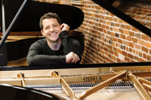Solo pianist to play at New Haven house concert, Sept. 26