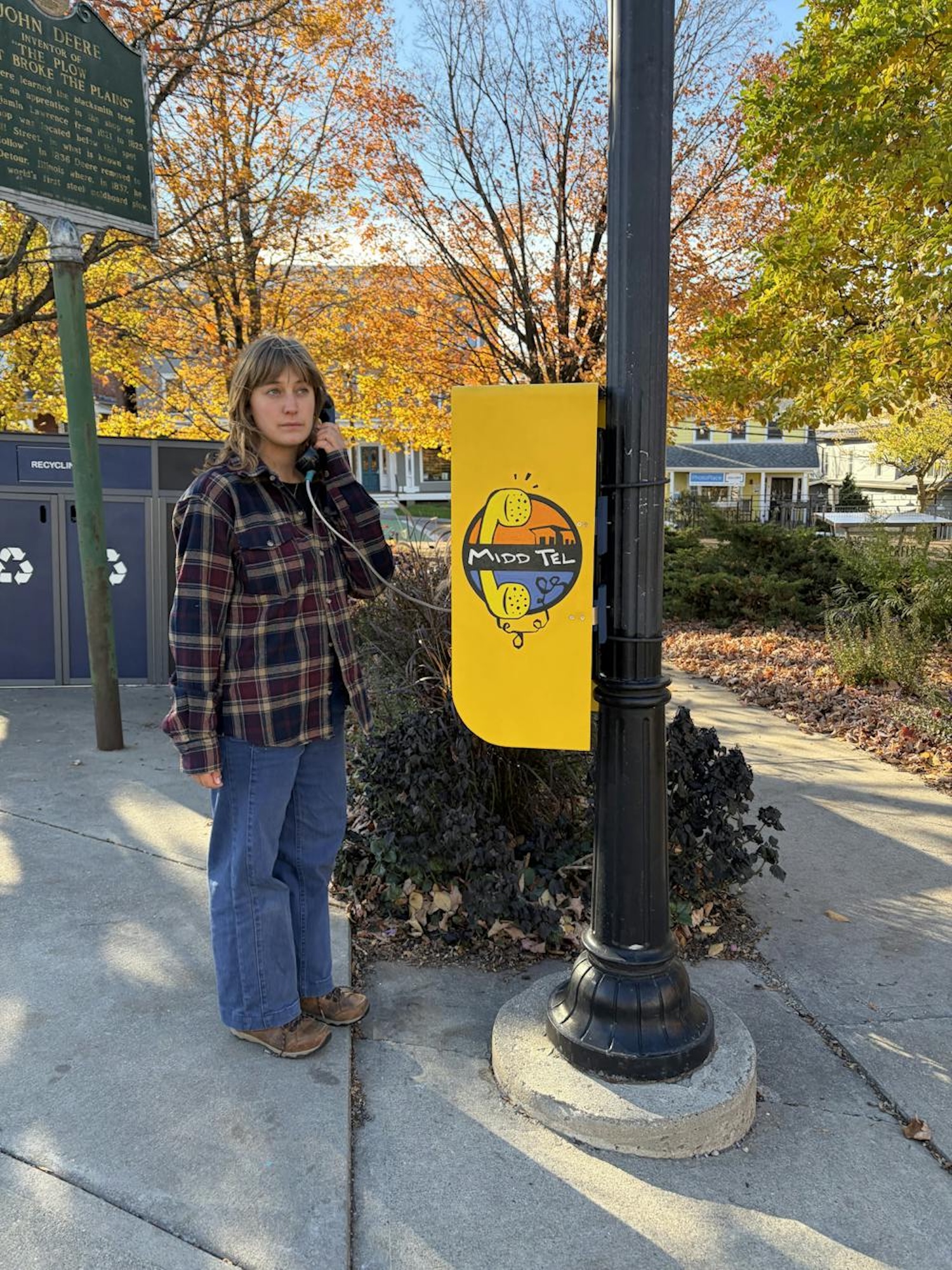Public phone now available in downtown Middlebury