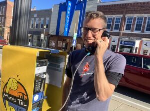 Public phone now available in downtown Middlebury